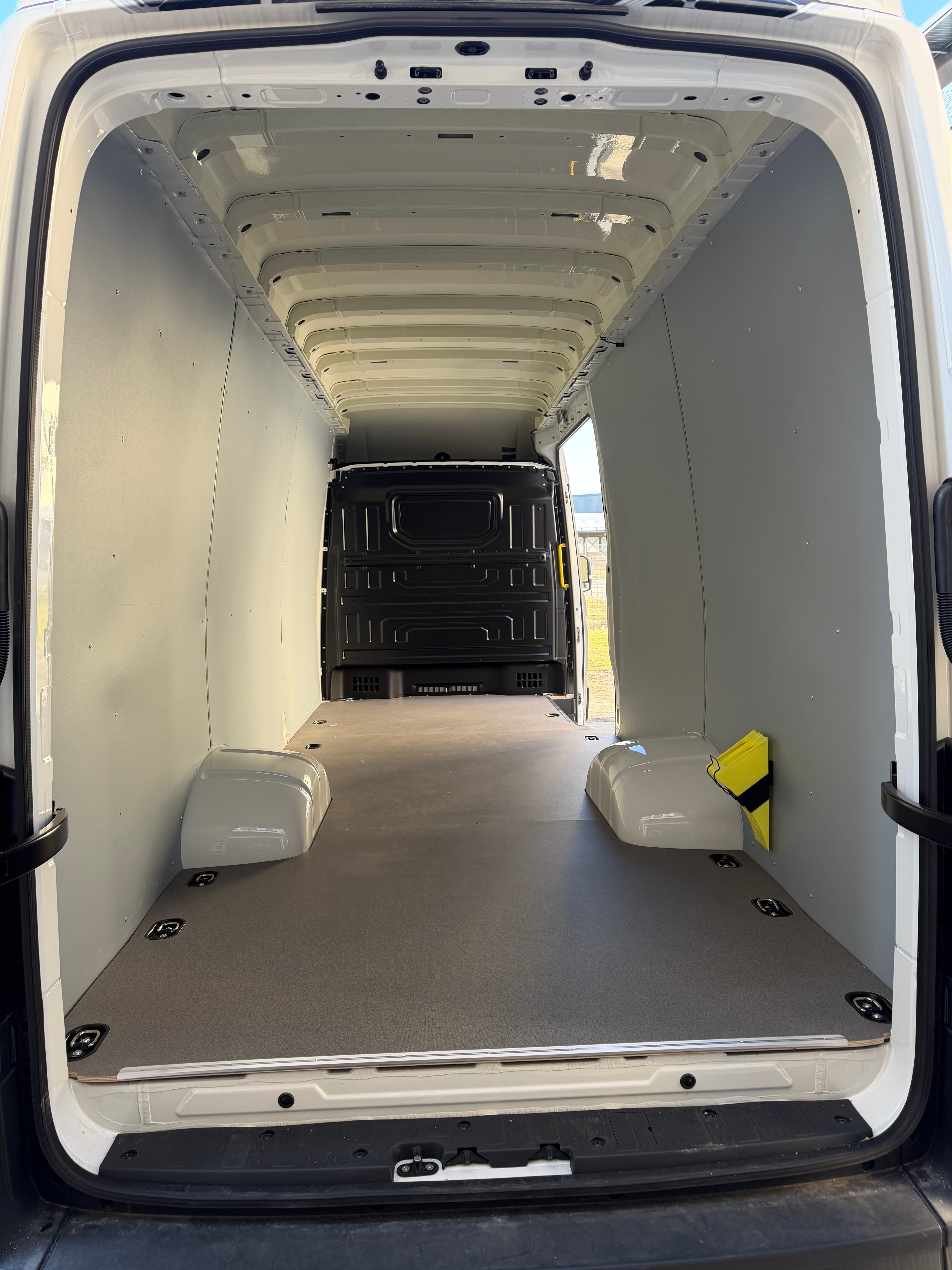 Volkswagen Crafter L5H4 (1/3)