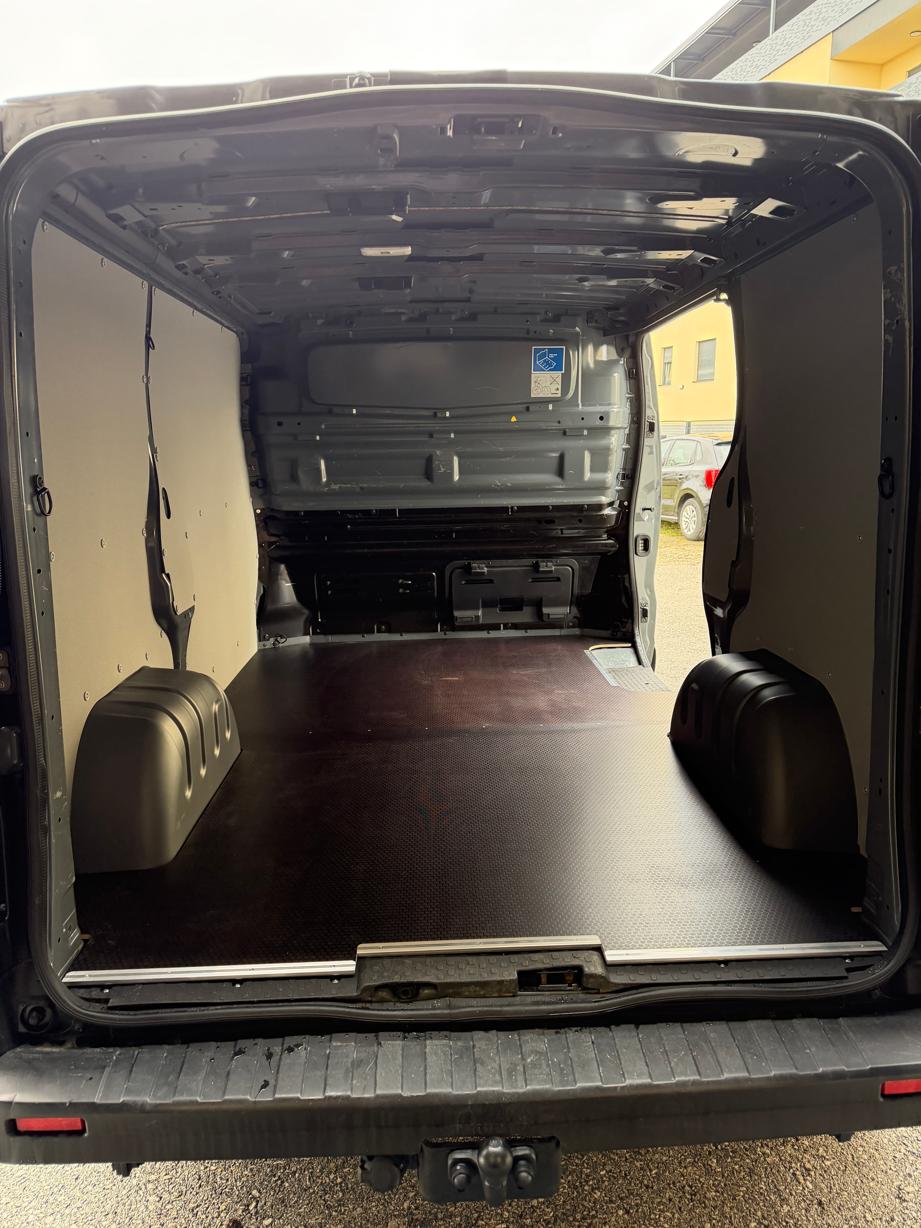 Renault Trafic L3H1 (1/2)