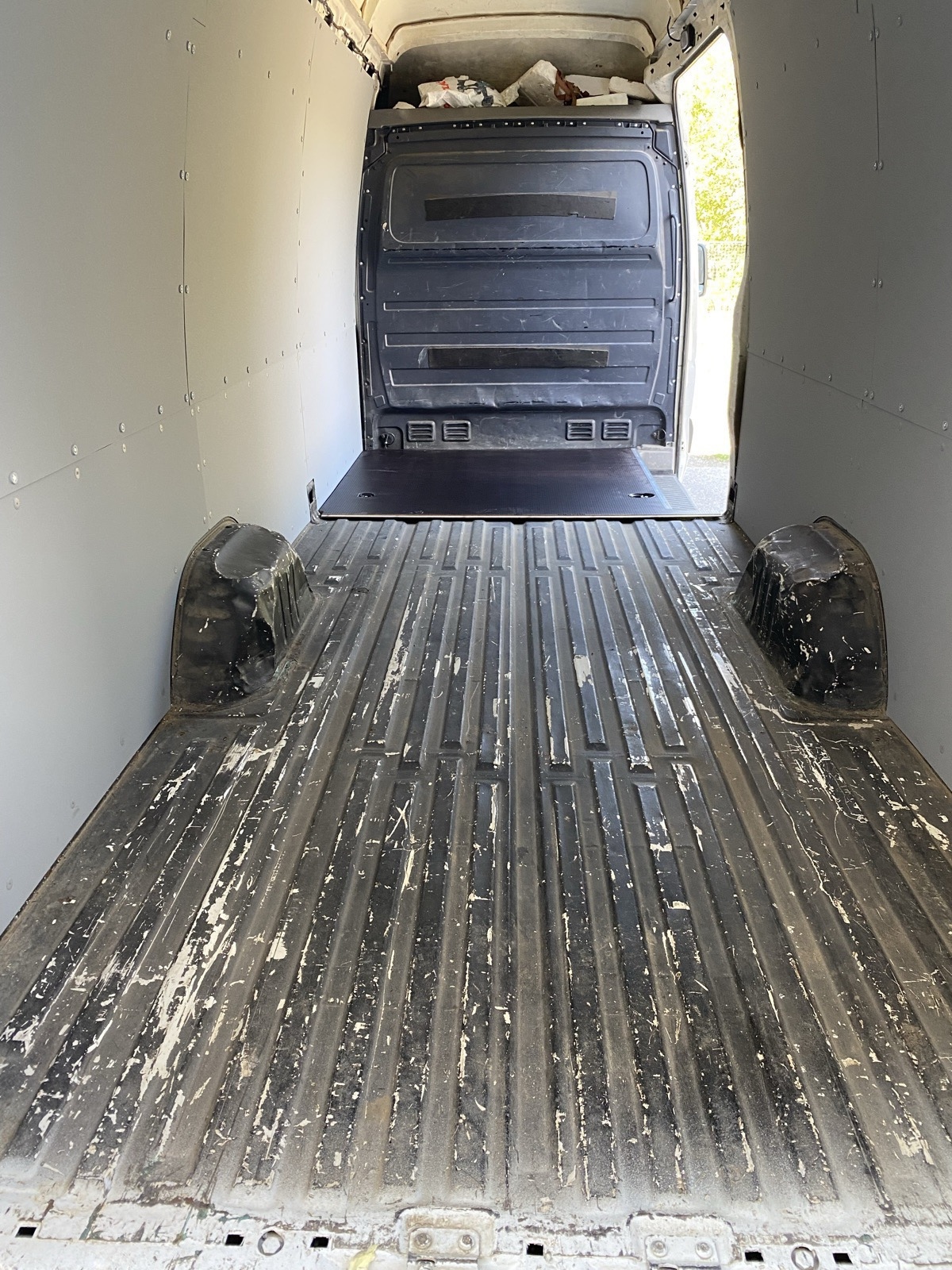 Priprema i ugradnja nove podnice u VW Crafter